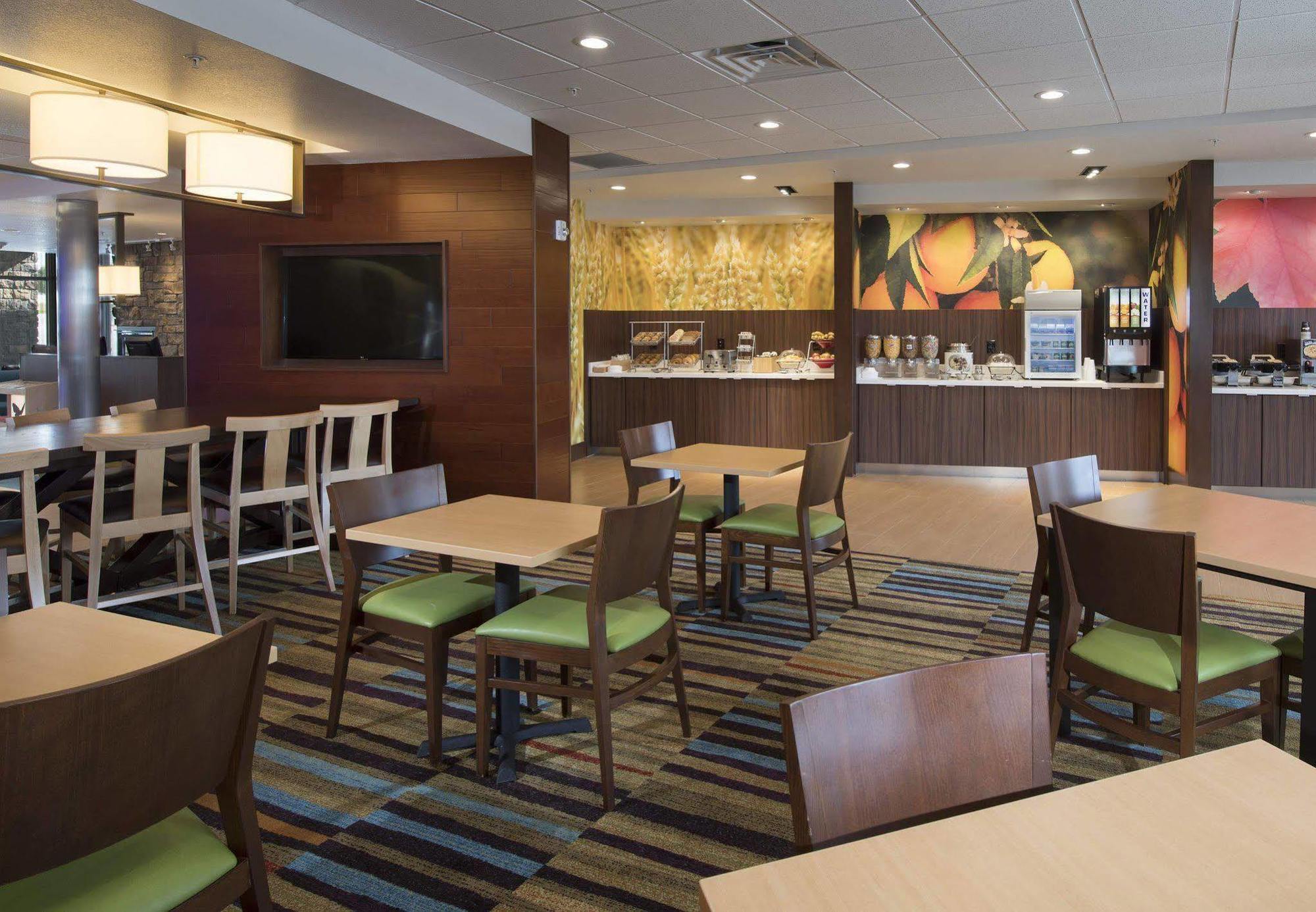 Fairfield Inn & Suites By Marriott Скотсблъф Екстериор снимка